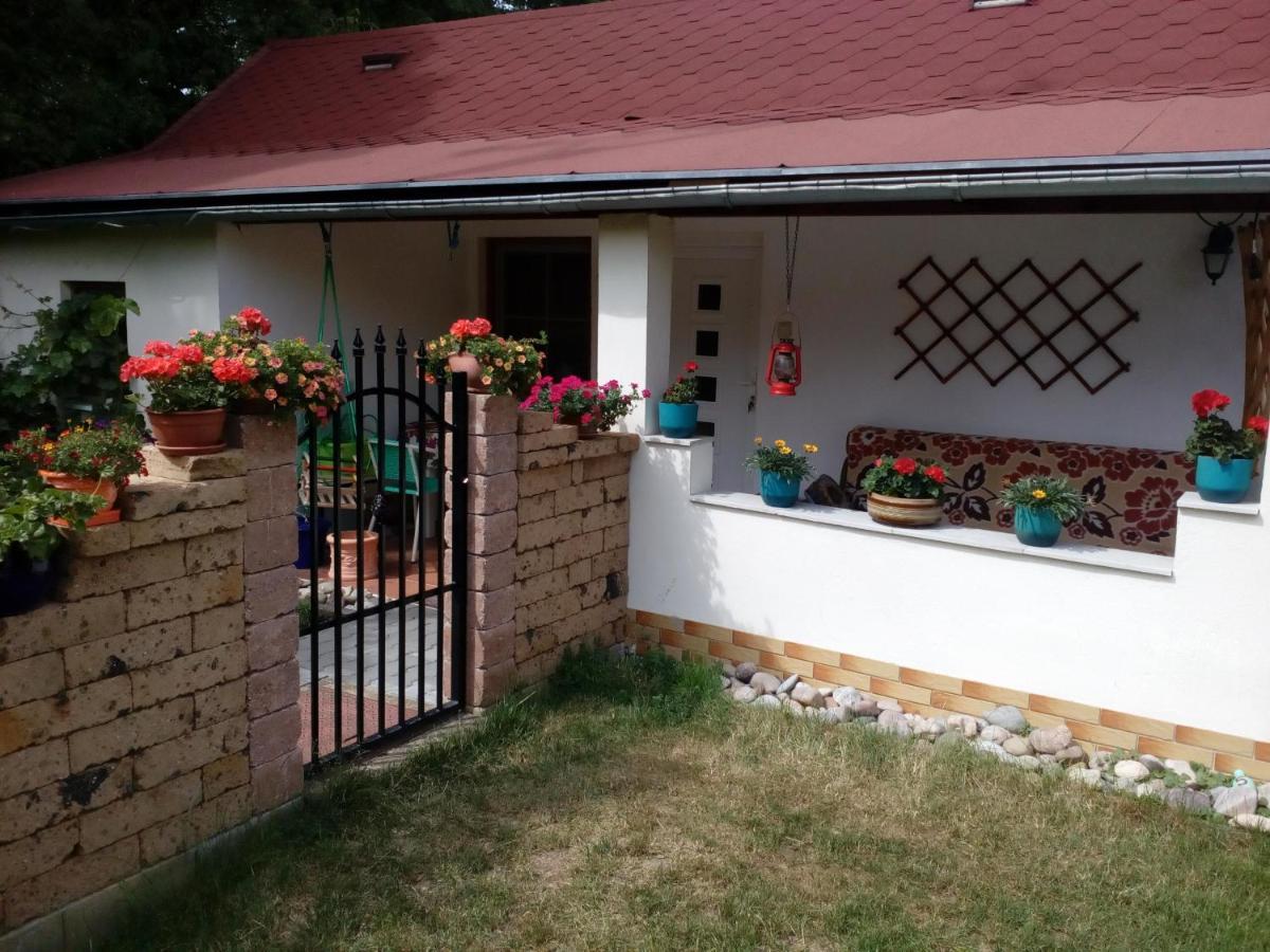 Platanus Bed & Breakfast Beckov Luaran gambar