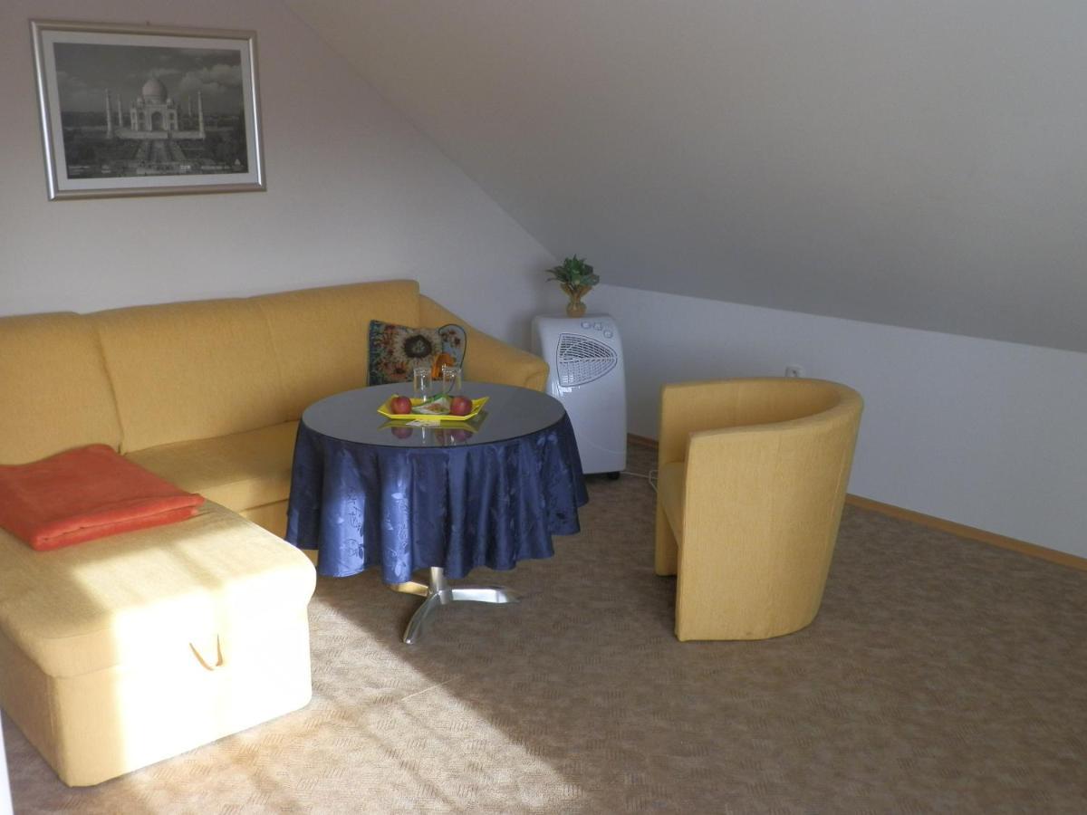 Platanus Bed & Breakfast Beckov Luaran gambar