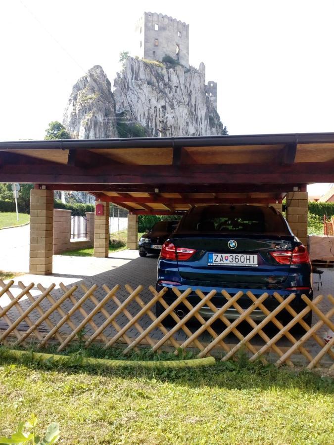 Platanus Bed & Breakfast Beckov Luaran gambar